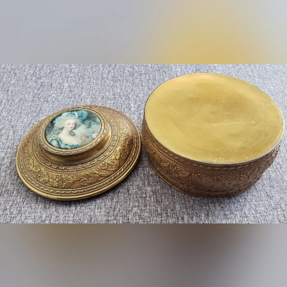 1930s Marie Antoinette Mirrored Brass Trinket Powder Box